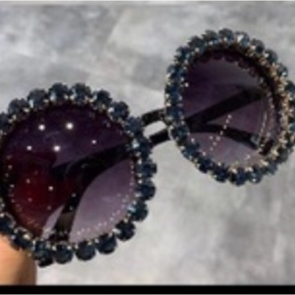 Diva Rhinestone Sunglasses - Picture 2 of 3